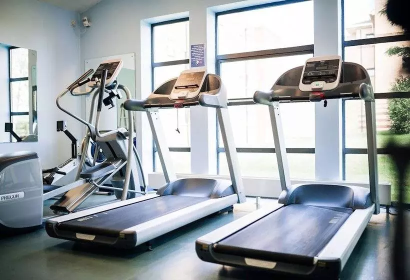 酒店 Cranfield Management Development Centre