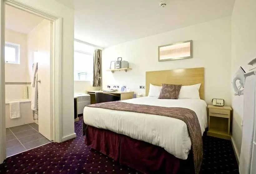 酒店 Cranfield Management Development Centre