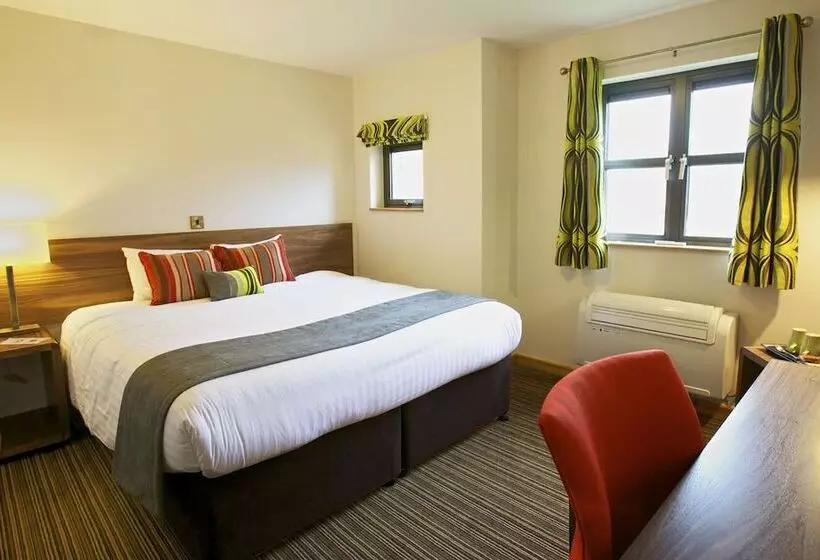 酒店 Cranfield Management Development Centre