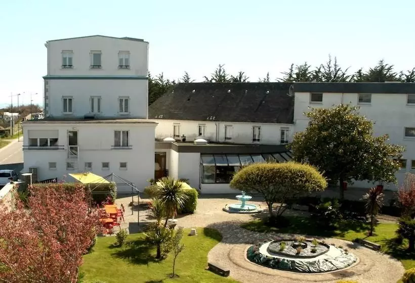 Отель De La Pointe De Mousterlin