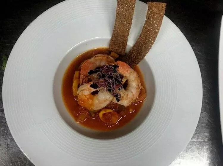 Отель De La Pointe De Mousterlin