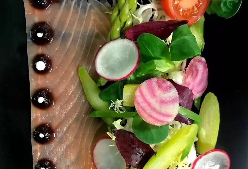 Отель De La Pointe De Mousterlin