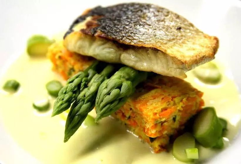 Отель De La Pointe De Mousterlin