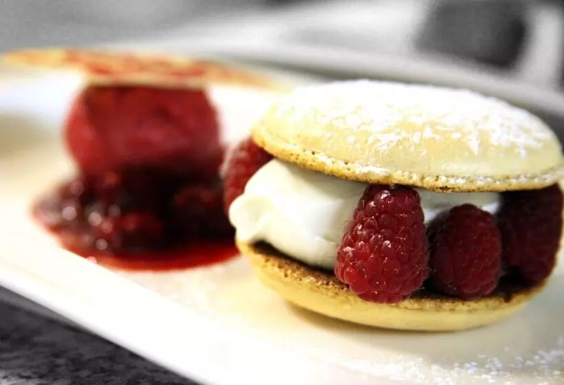 Отель De La Pointe De Mousterlin