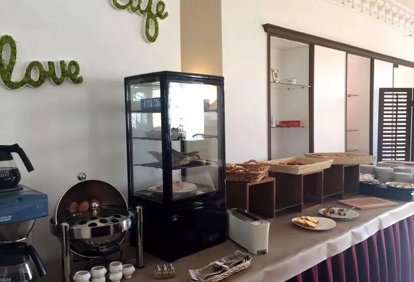 Отель De La Pointe De Mousterlin