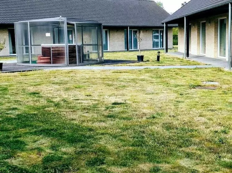 Отель Fleur De Lys