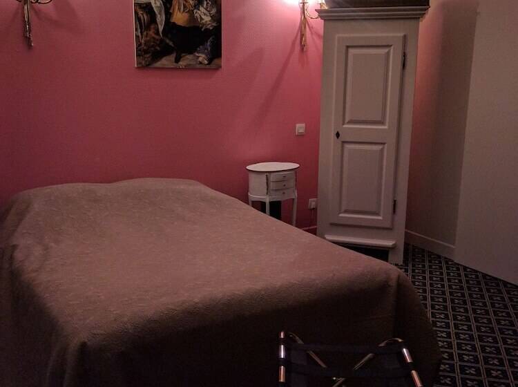 בית מלון כפרי Fleur De Lys