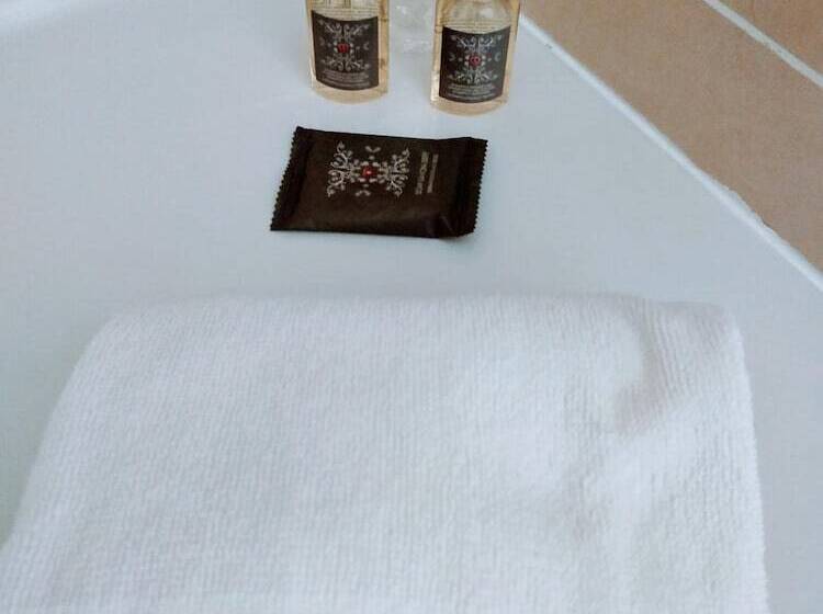 בית מלון כפרי Fleur De Lys