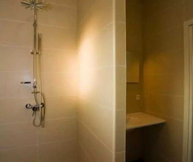 Отель Fleur De Lys