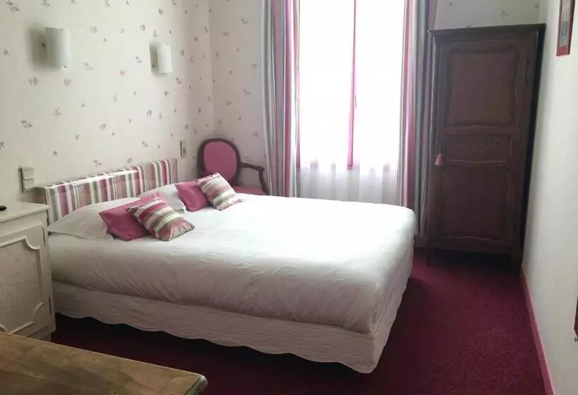 호텔 Hôtel Restaurant Le Grillon