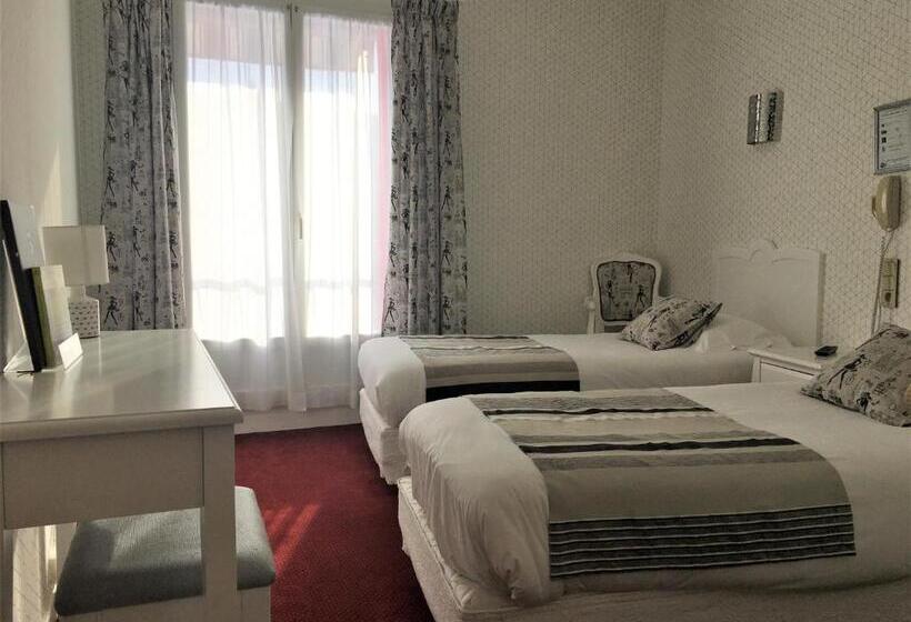 Отель Hôtel Restaurant Le Grillon