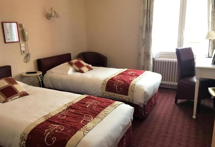 Отель Hôtel Restaurant Le Grillon