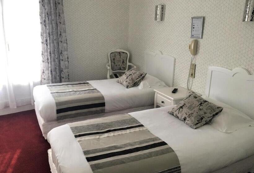 Отель Hôtel Restaurant Le Grillon