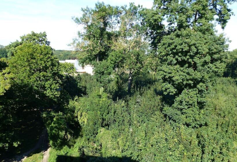 Hotel Ibis Paris Meudon Velizy