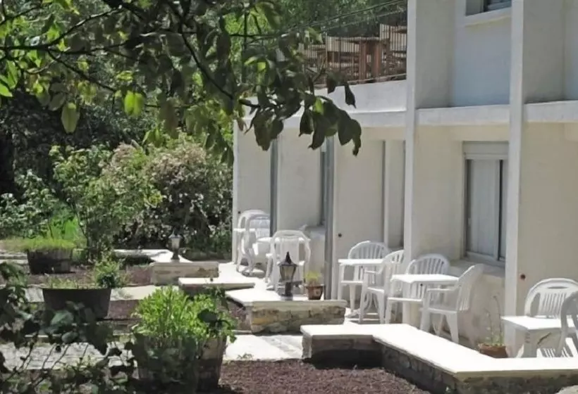 בית מלון כפרי La Longue Vue