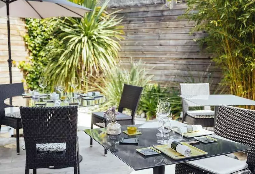 Отель Le Carré D Alethius Logis Hôtel Restaurant