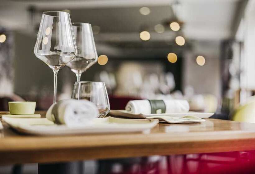 فندق Le Carré D Alethius Logis Hôtel Restaurant