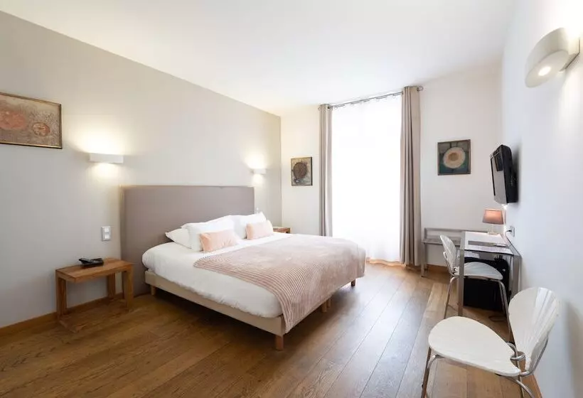 호텔 Le Manoir D Agnès Logis Hôtel Restaurant