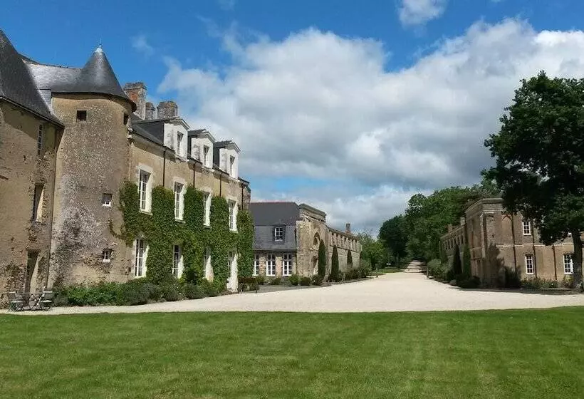 Отель Le Manoir De La Jahotière