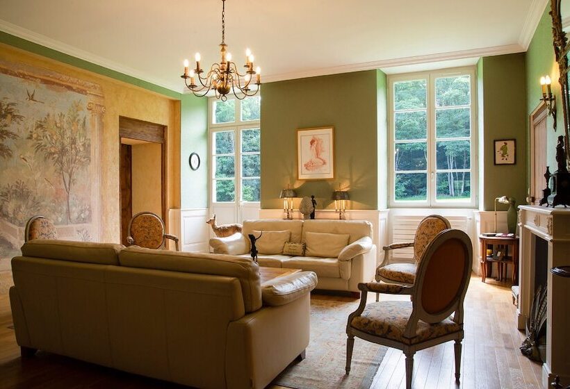 Отель Le Manoir De La Jahotière