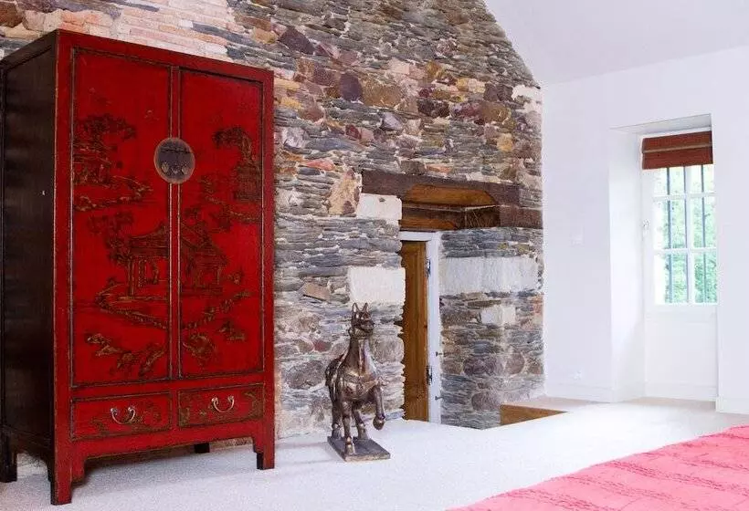 Отель Le Manoir De La Jahotière