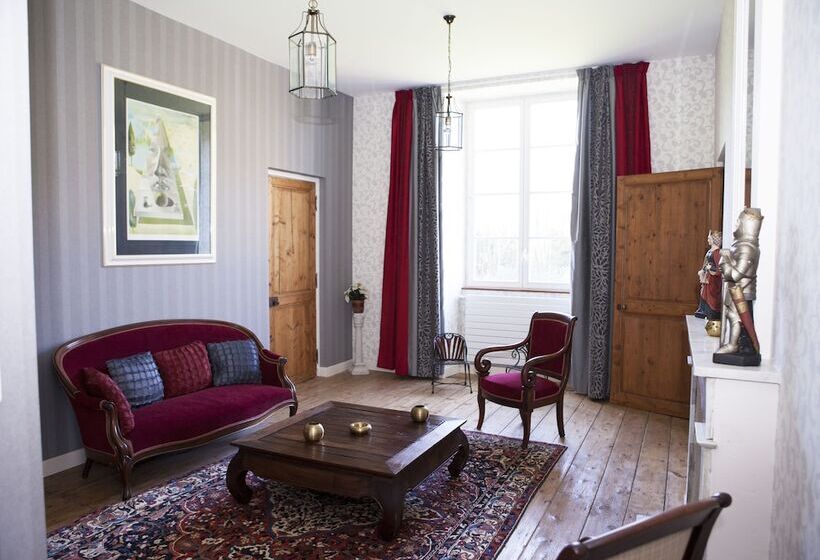 Отель Le Manoir De La Jahotière