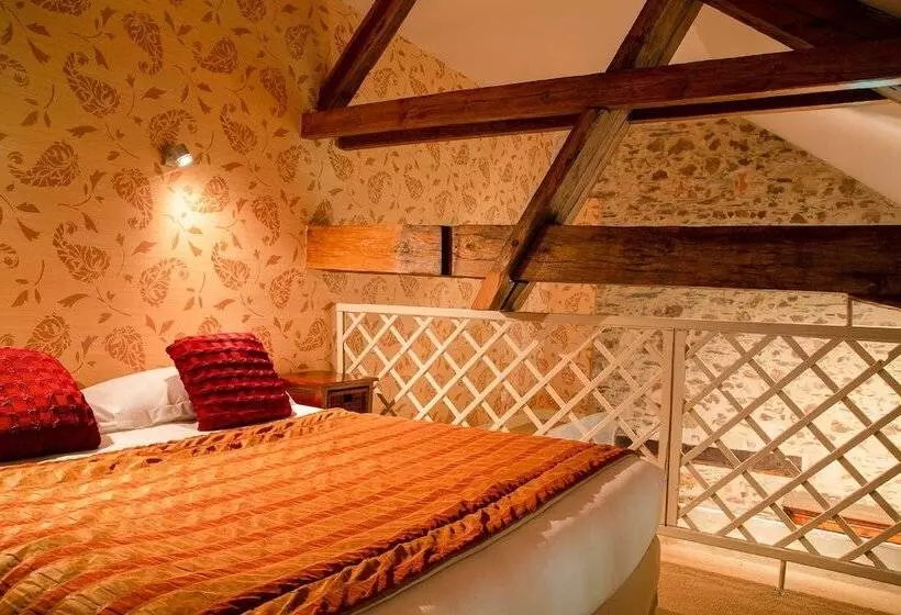 Отель Le Manoir De La Jahotière