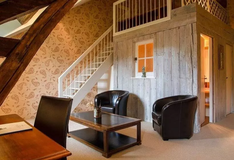 Отель Le Manoir De La Jahotière