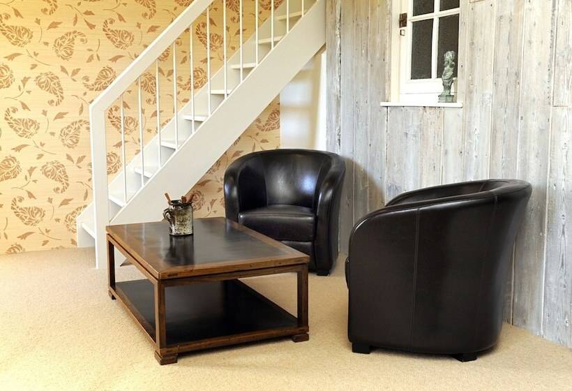 Отель Le Manoir De La Jahotière