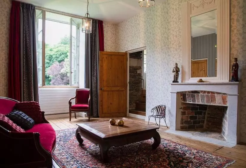 Отель Le Manoir De La Jahotière