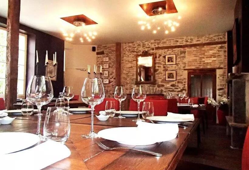 Отель Le Manoir De La Jahotière