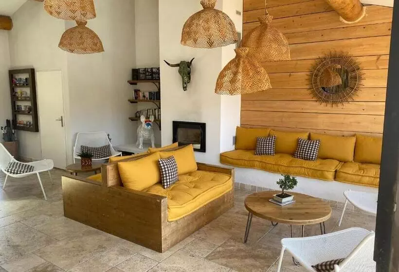 Otel Le Mas De Cocagne