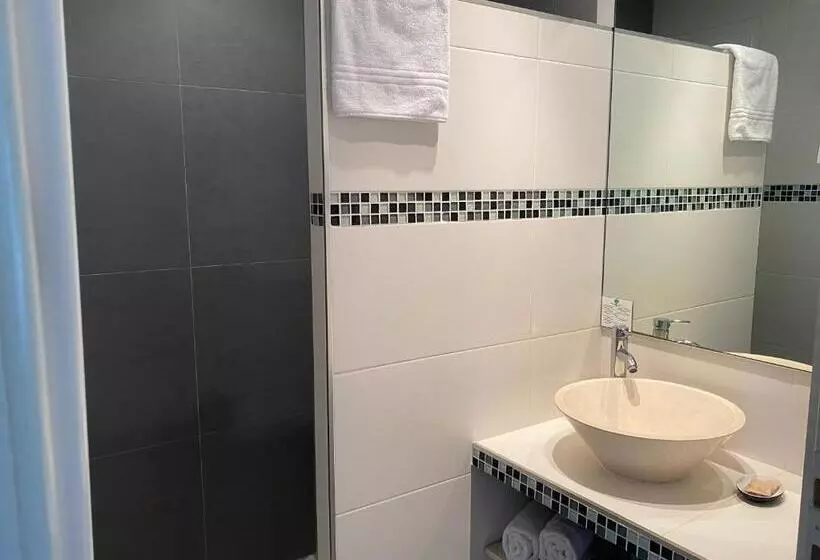 Otel Le Mas De Cocagne