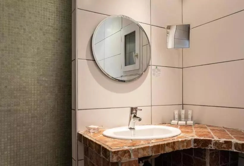 Otel Le Mas De Cocagne