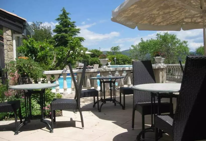 ホテル Le Vieil Amandier