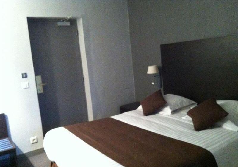 Hotell Logis   Hôtel Du Nord Et Restaurant La Table D Elisa