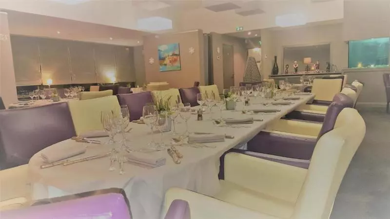 Hotell Logis   Hôtel Du Nord Et Restaurant La Table D Elisa