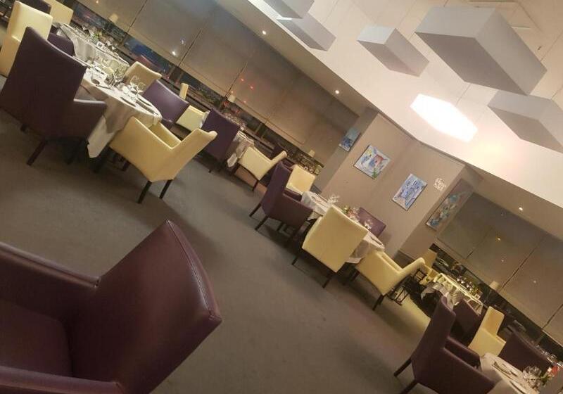 Hotell Logis   Hôtel Du Nord Et Restaurant La Table D Elisa