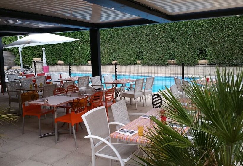 Отель Logis Le Relais De Sassenage