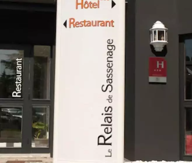 Отель Logis Le Relais De Sassenage