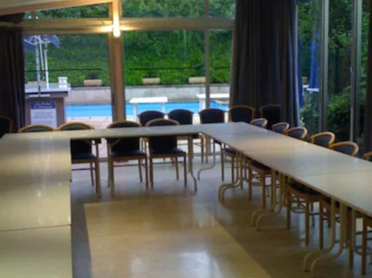 Отель Logis Le Relais De Sassenage