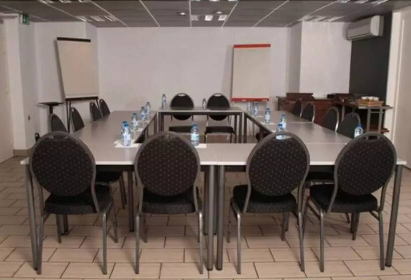 Отель Logis Le Relais De Sassenage