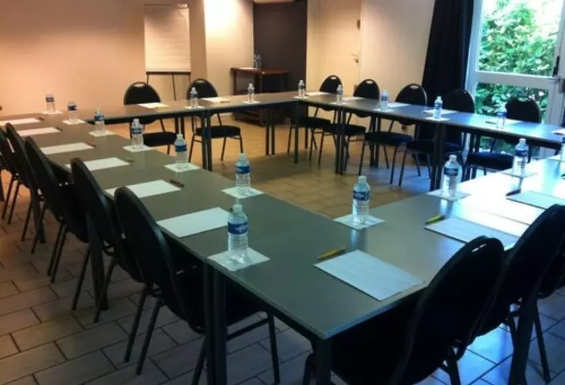 Отель Logis Le Relais De Sassenage