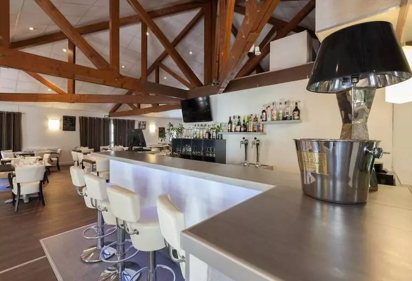 Отель Logis Le Relais De Sassenage