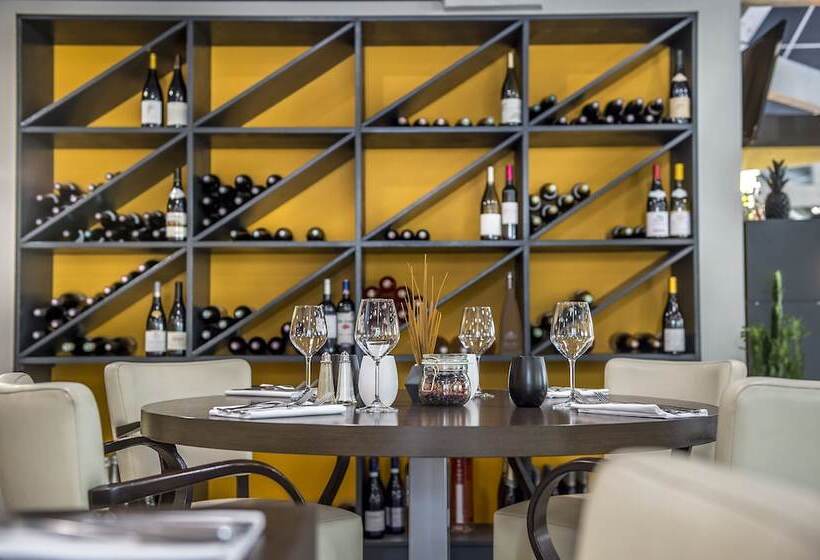 Отель Logis Le Relais De Sassenage