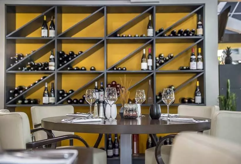 Отель Logis Le Relais De Sassenage