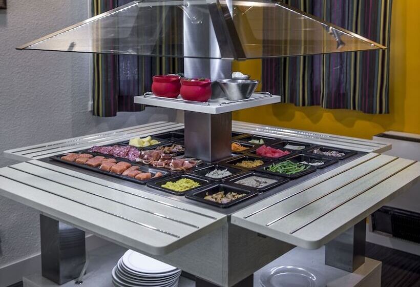 Отель Logis Le Relais De Sassenage