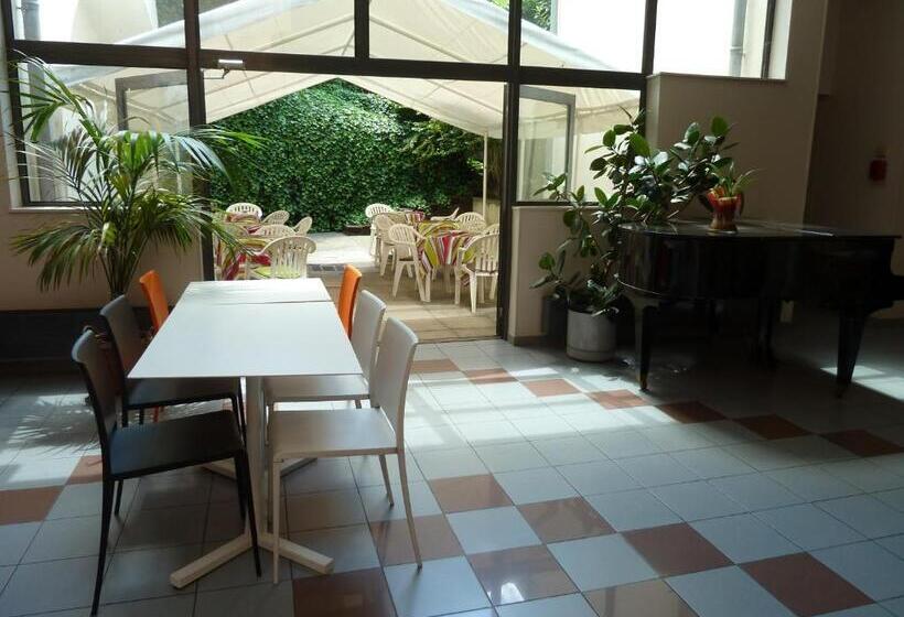 Отель Residence Villemanzy