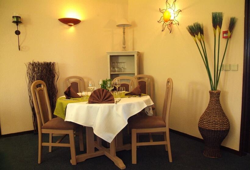 Logis Hotel Des Portes De Meuse