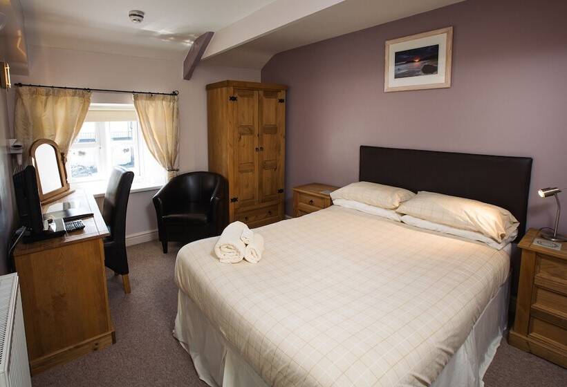 فندق The Coach House